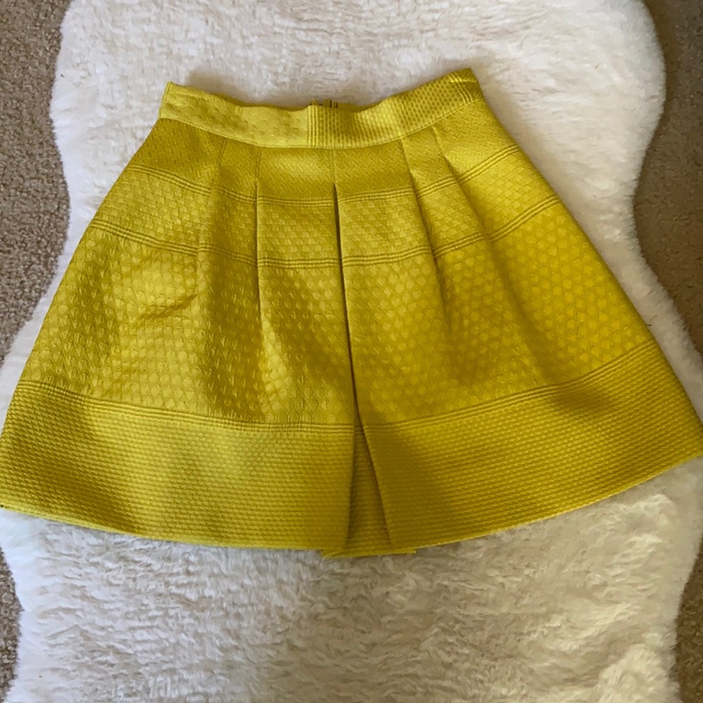 H&M High waist textured flare skirt
